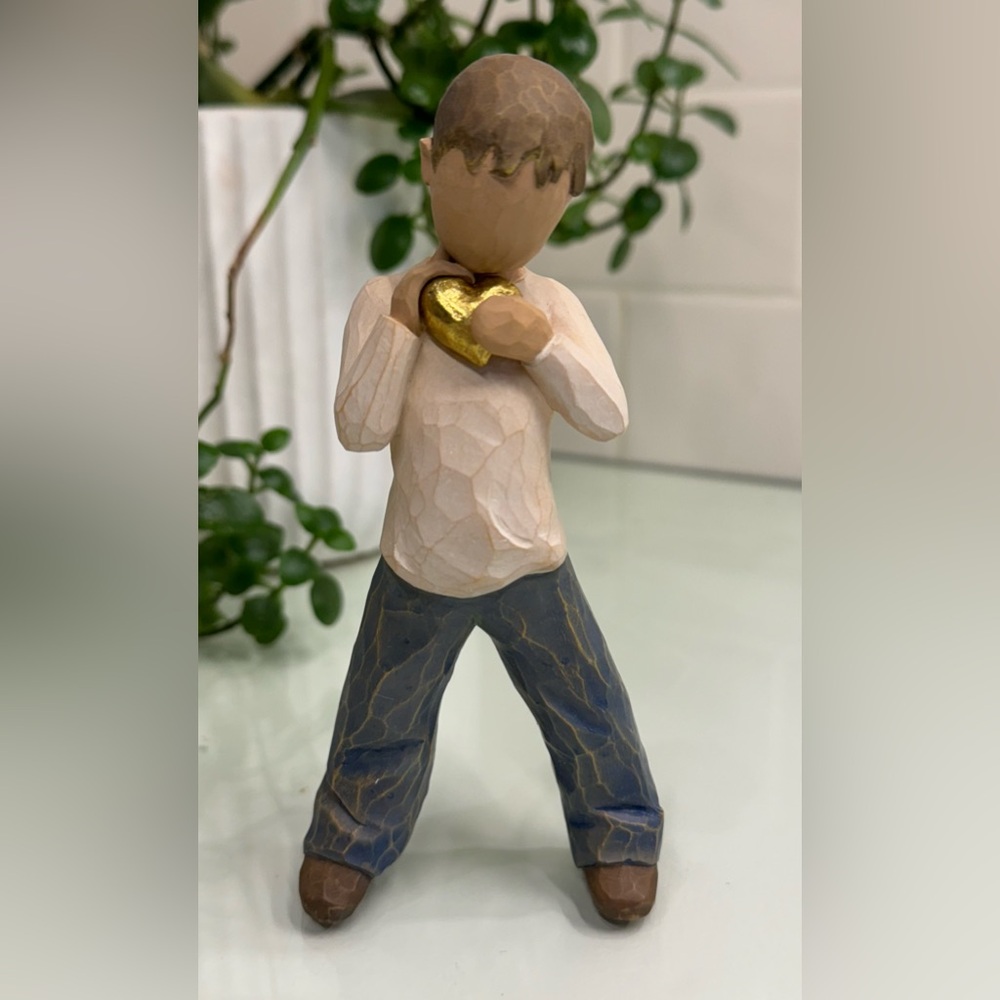 Willow Tree Heart of Gold Boy Figurine Susan Lordi 2004 Demdaco 5.5" - Picture 1 of 12